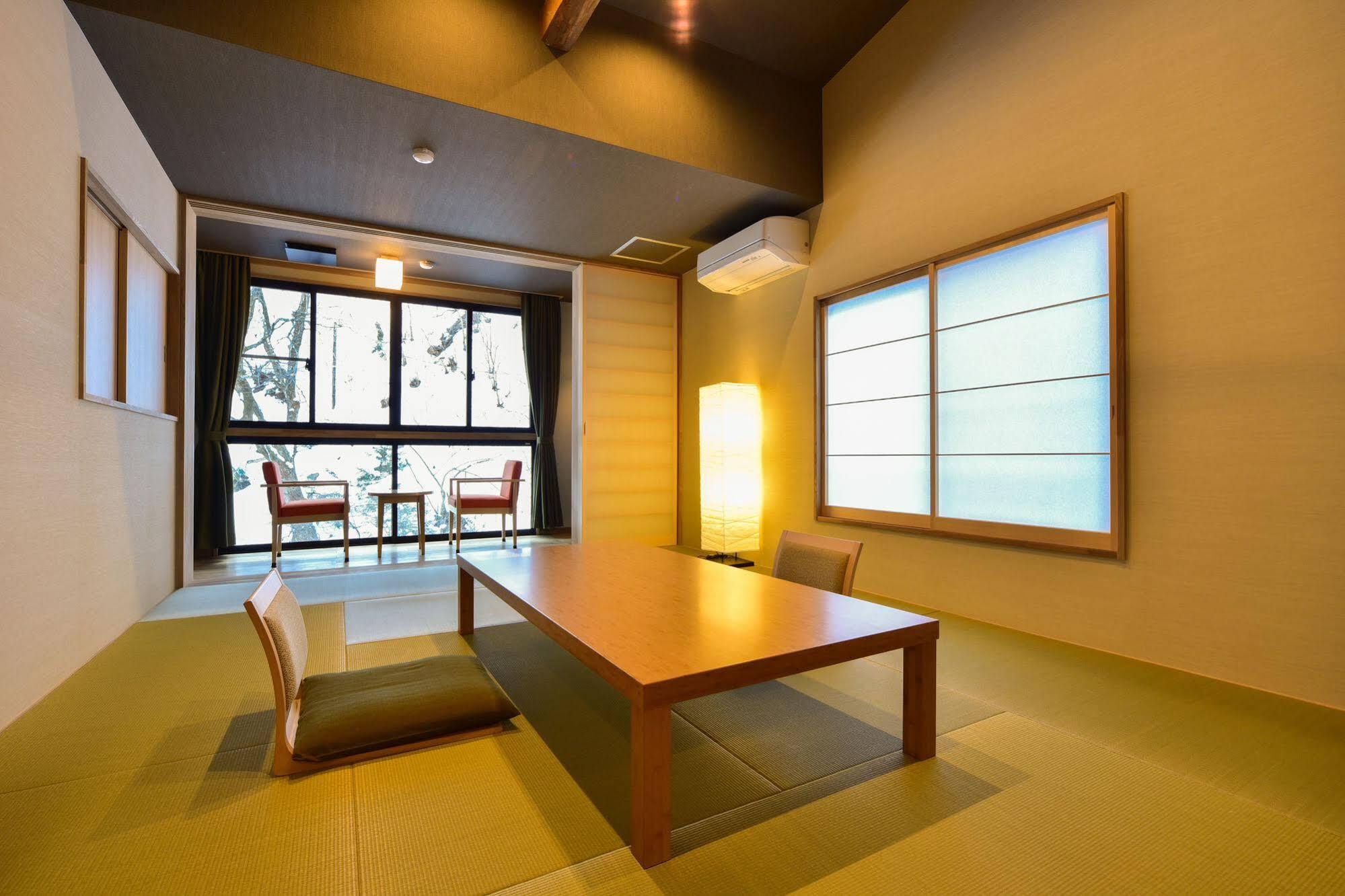 Hinatamikan Nakanojo Buitenkant foto
